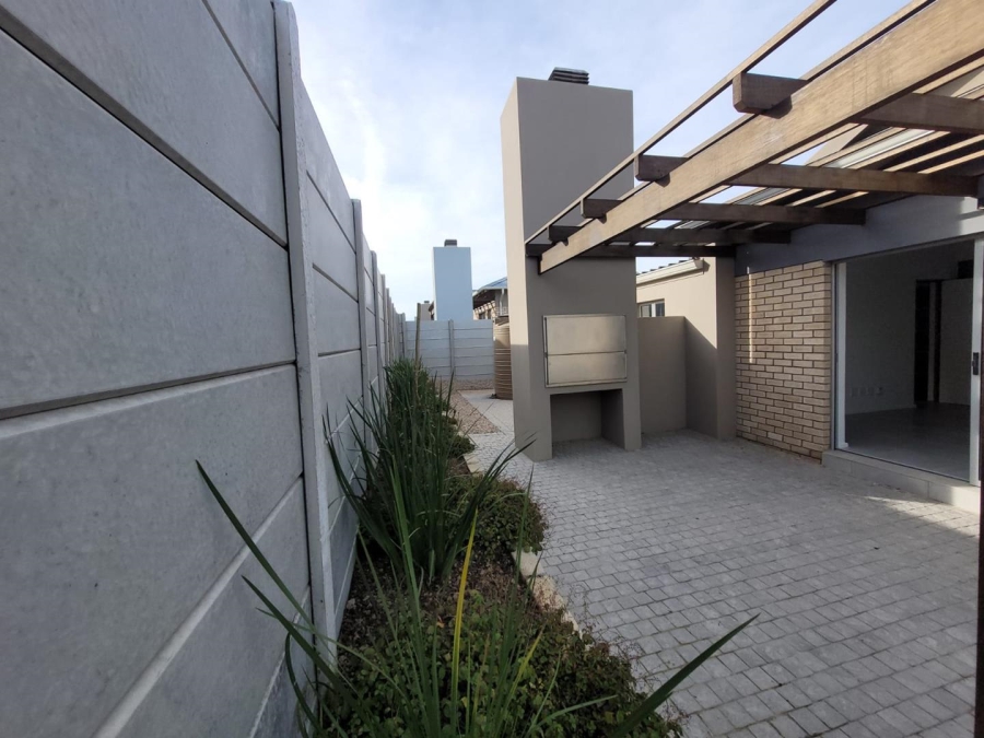 3 Bedroom Property for Sale in Mooikloof Country Estate Western Cape
